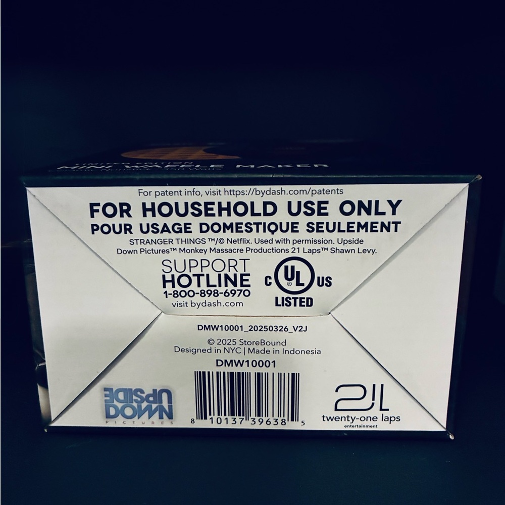 Stranger Things Dash Limited Ed. MINI WAFFLE MAKER Ceramic Nonstick NEW IN BOX - Picture 13 of 13